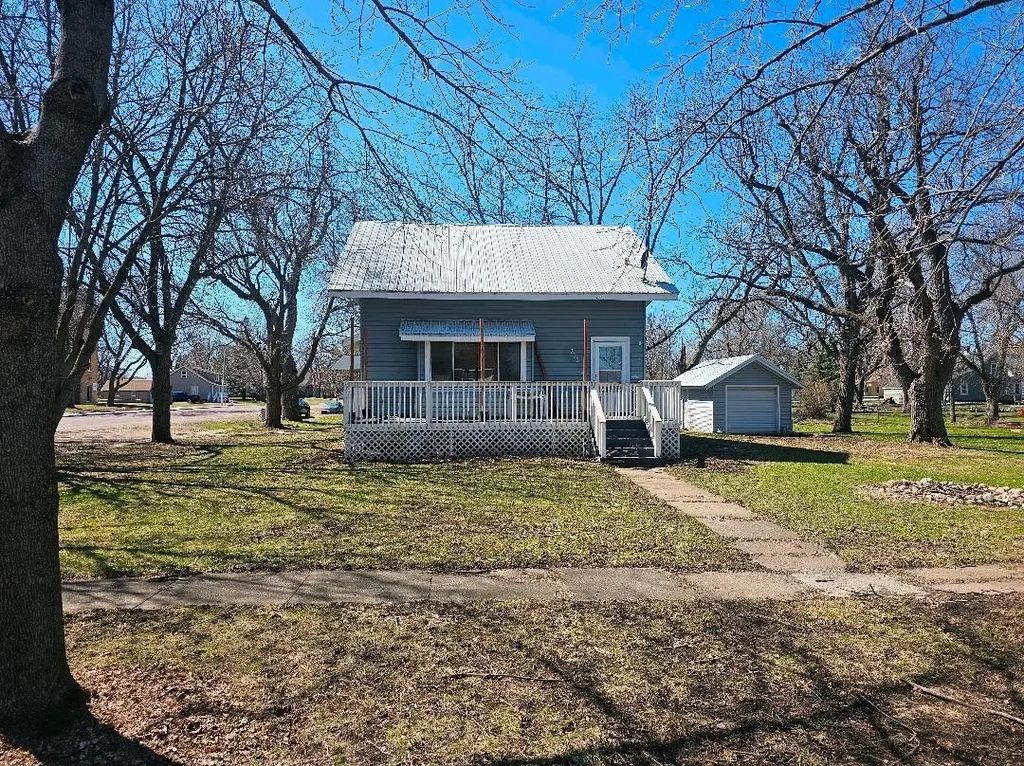 212 S Center Street, Ceylon