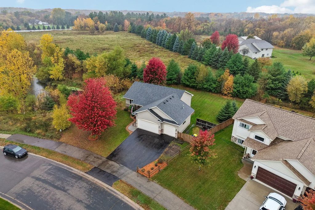 31758 Newport Curve, Lindstrom