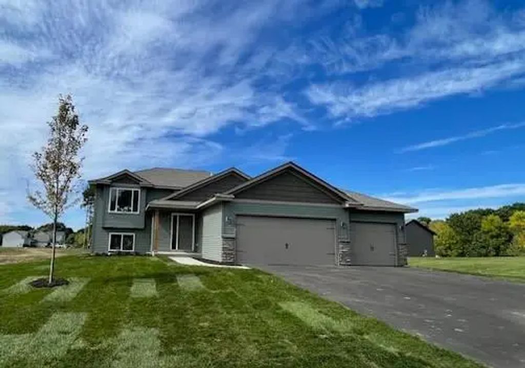3423 Maple Drive S, Cambridge
