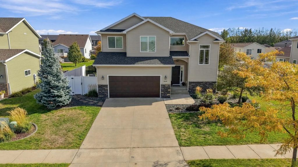 3449 Loberg Lane, West Fargo