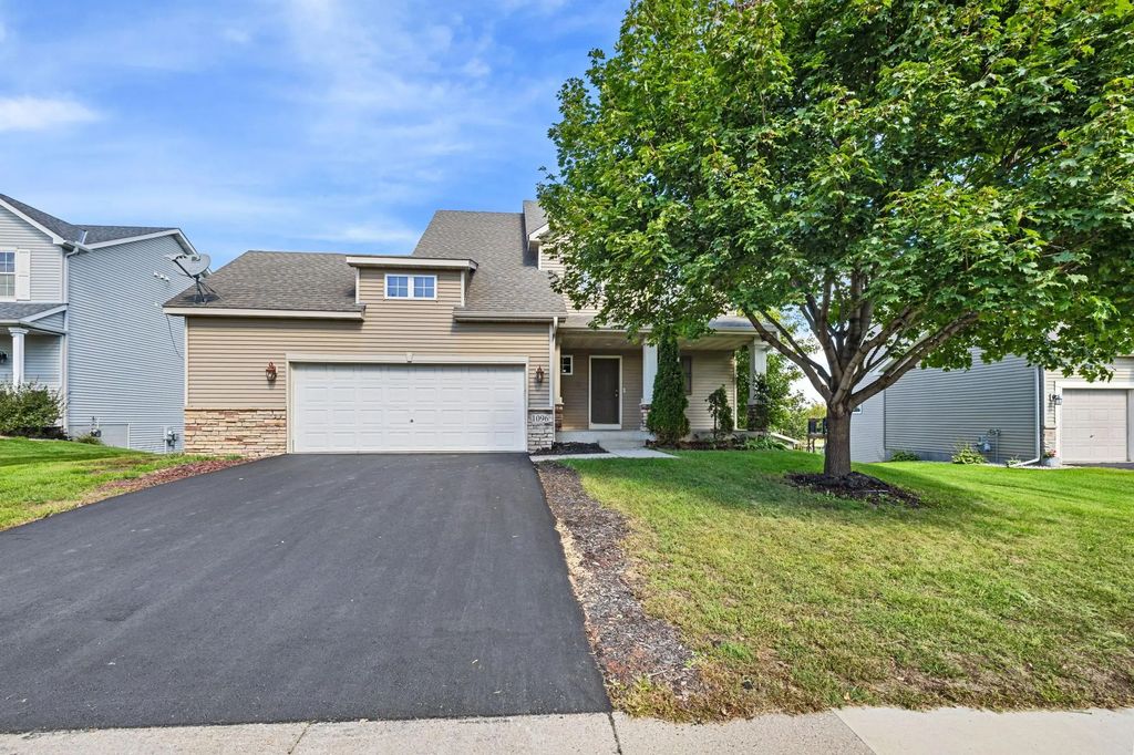 1096 Danube Avenue, Shakopee