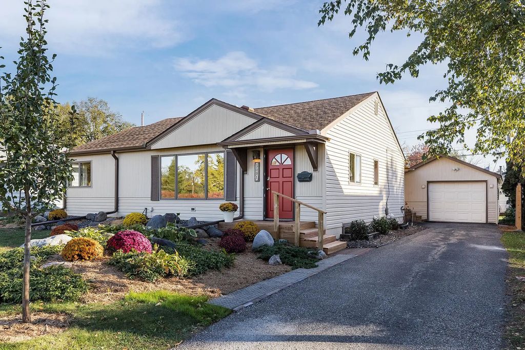 9021 Club Road, Saint Louis Park