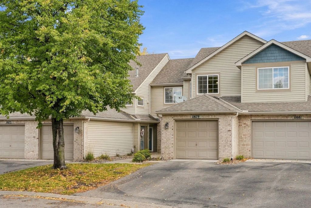 11679 Langford Circle 904, Burnsville