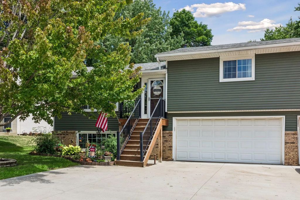 17540 Ionia Path, Lakeville