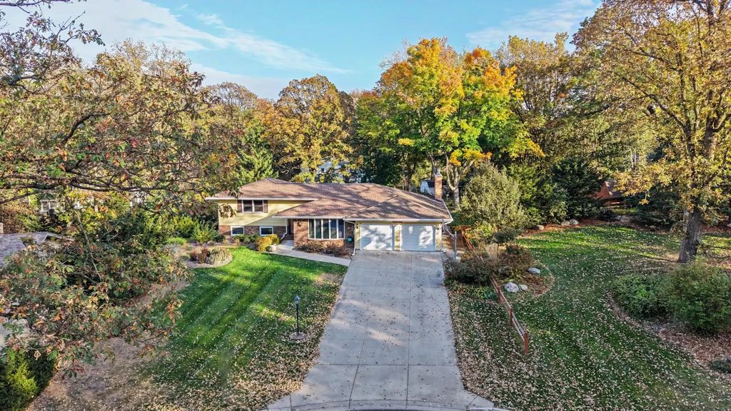 3081 Laverne Court N, Lake Elmo