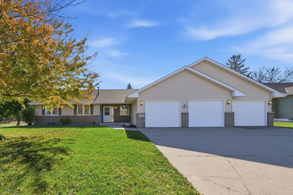 1806 9th Street Circle Ne, Buffalo