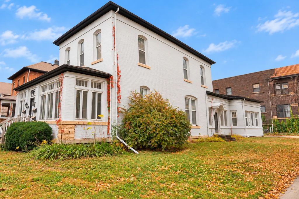 303 N Broad Street, Mankato