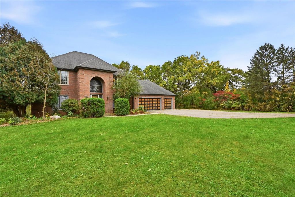 12888 S Robert Trail, Rosemount