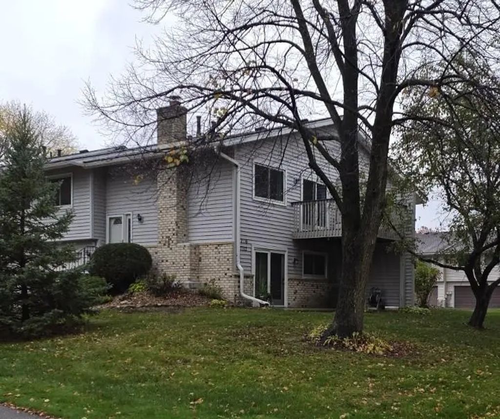 7112 Pontiac Circle, Chanhassen