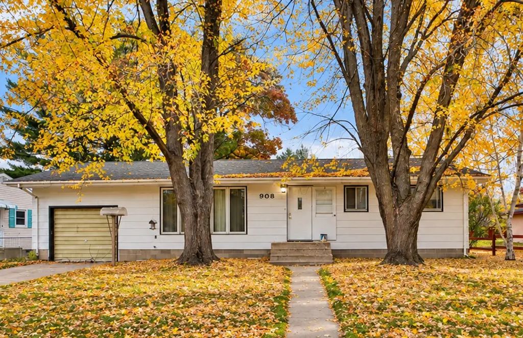908 12th Avenue Ne, Brainerd