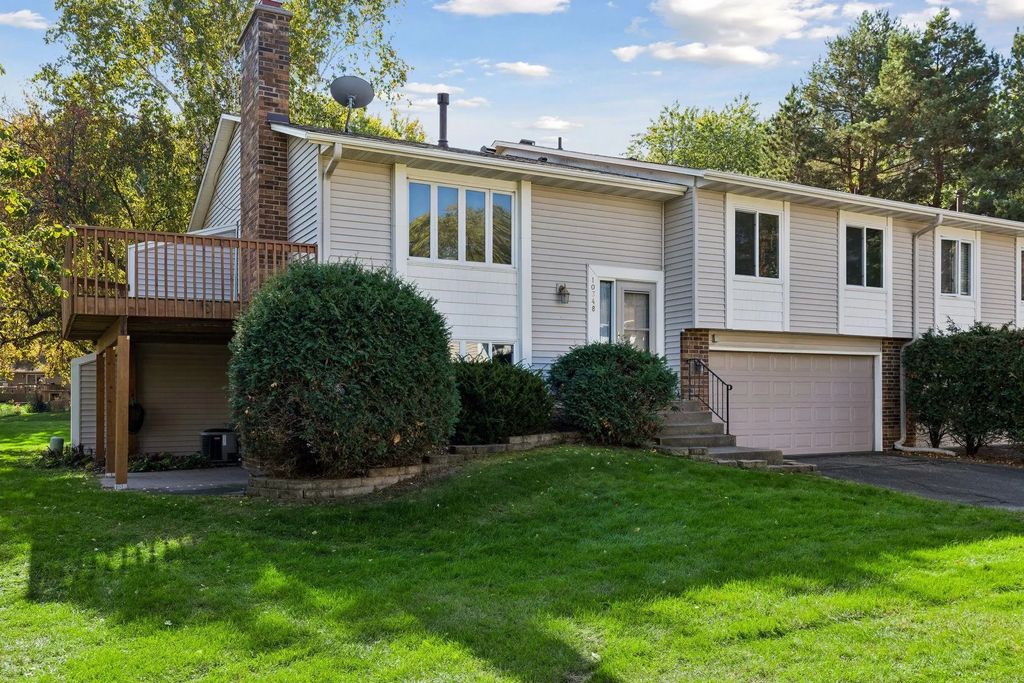 10348 Yorktown Lane N, Maple Grove