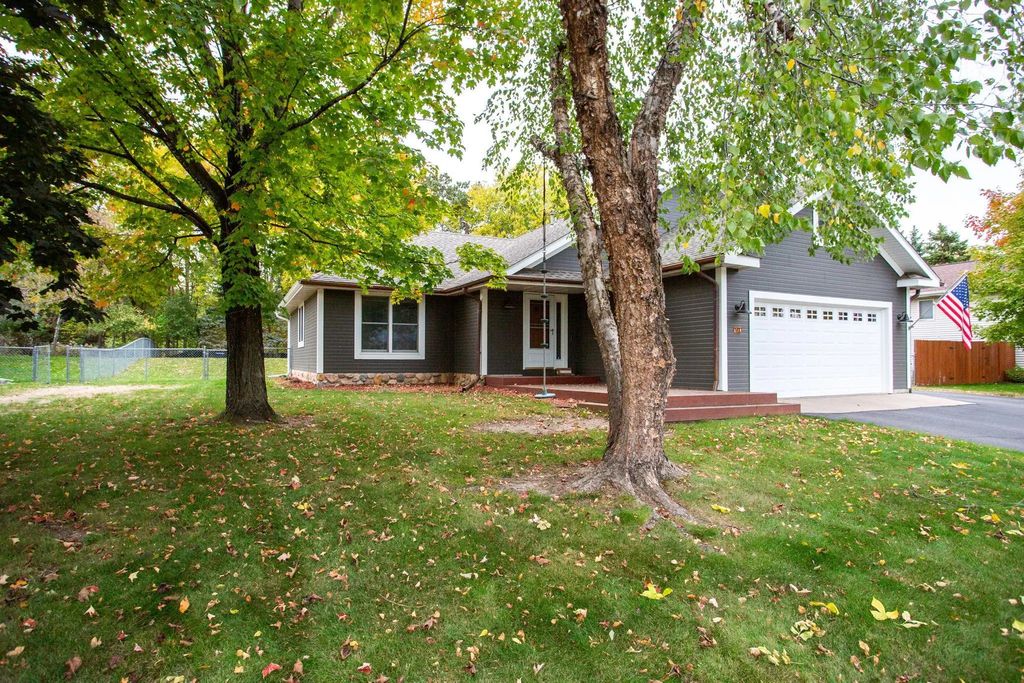 911 Grandview Drive, Hudson
