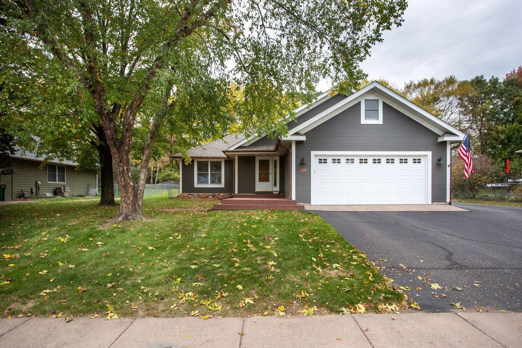 911 Grandview Drive, Hudson