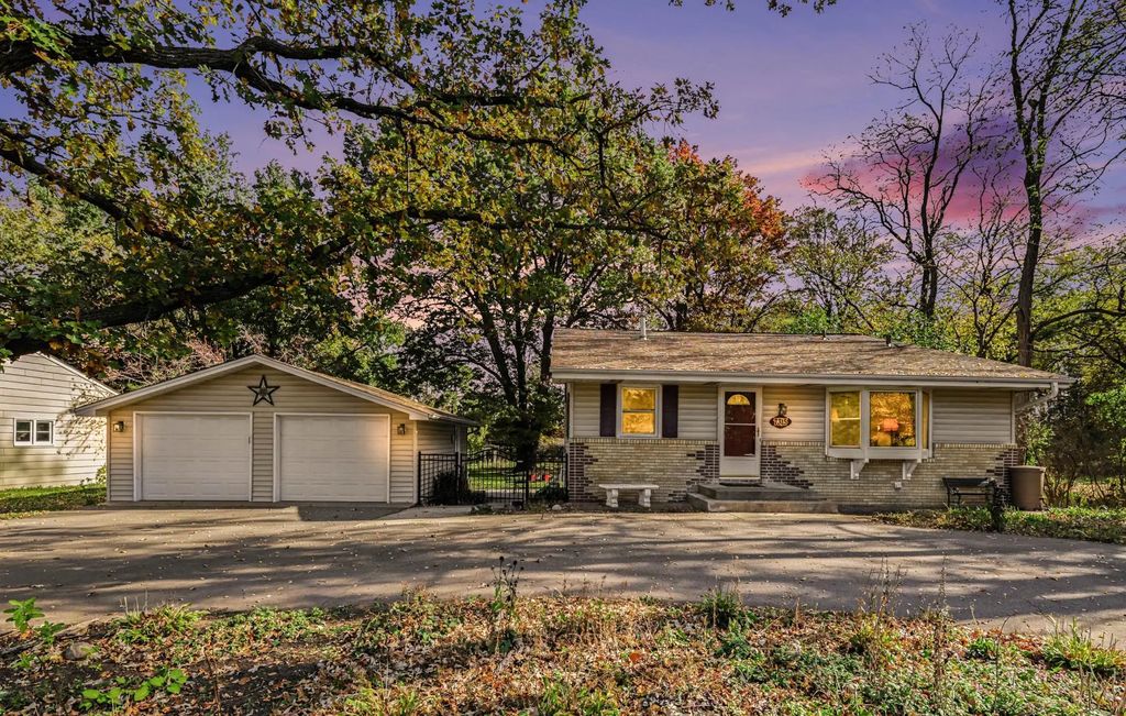 7315 E River Road, Fridley