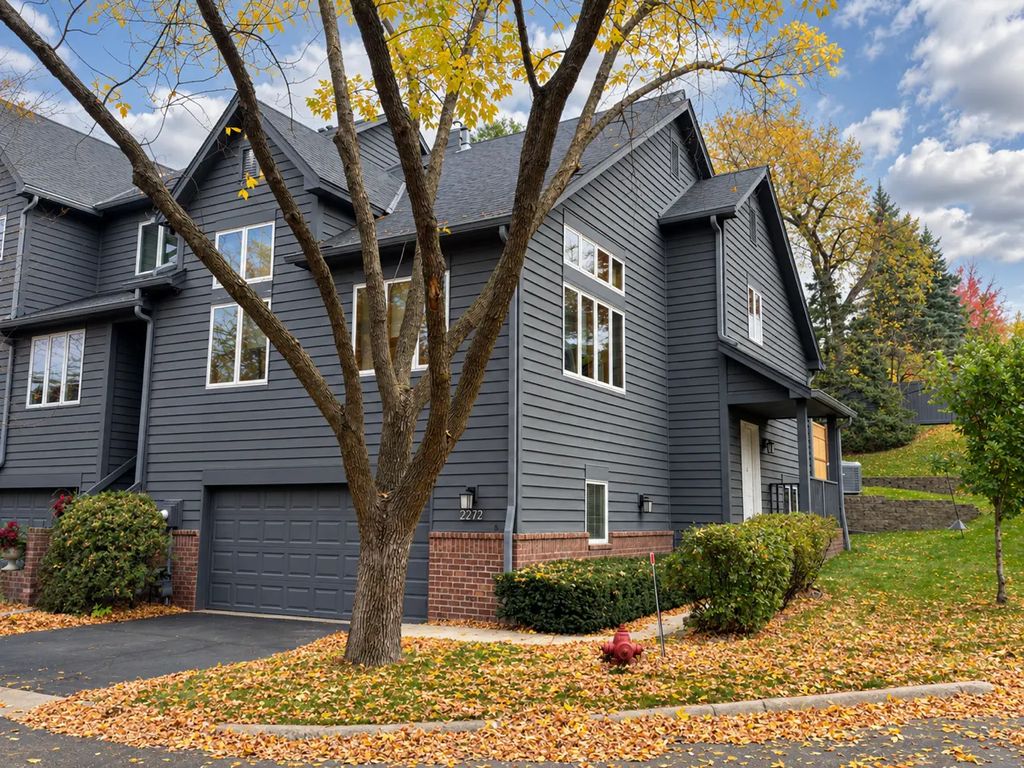 2272 Sherwood Court, Minnetonka