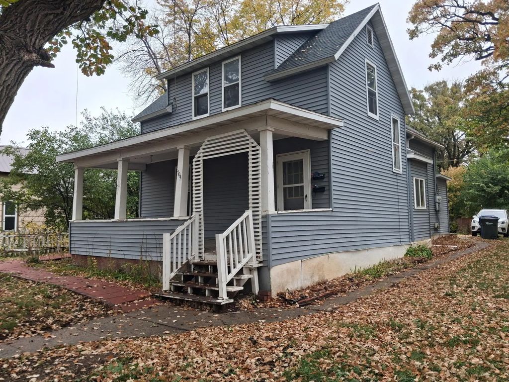 704 W Lincoln Avenue, Fergus Falls