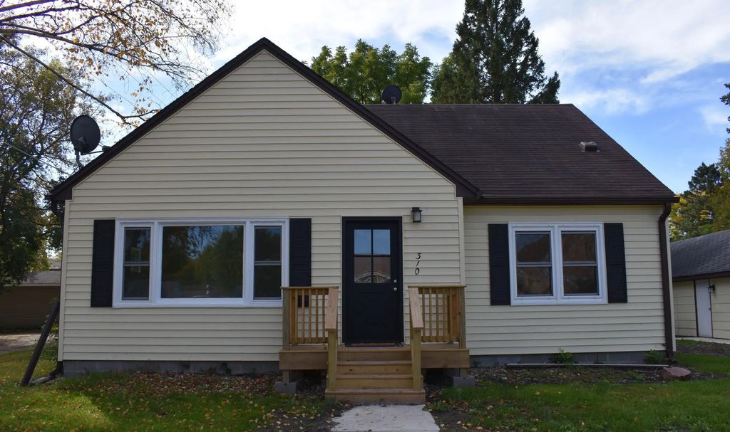 310 Cedar Avenue, Hector