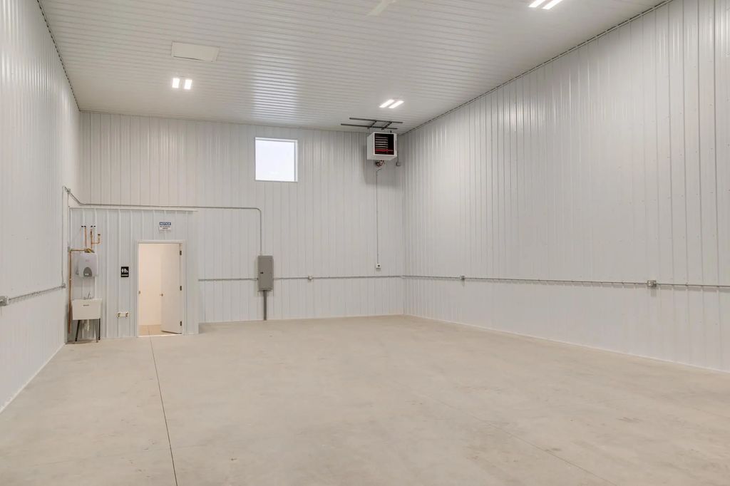5590 13th Avenue N 10, Fargo