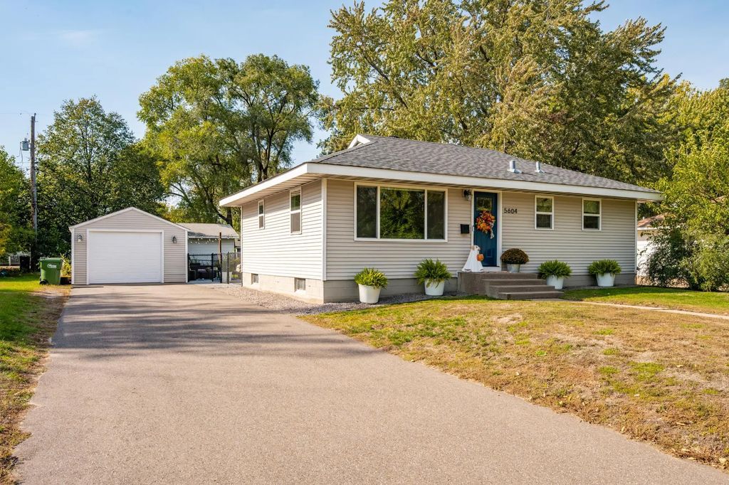 5604 Ne 5th Street Ne, Fridley