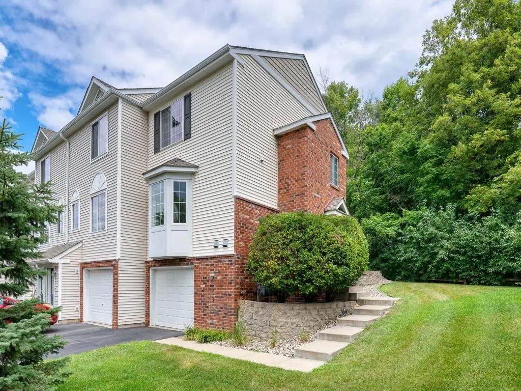 7775 Village Street, Chanhassen