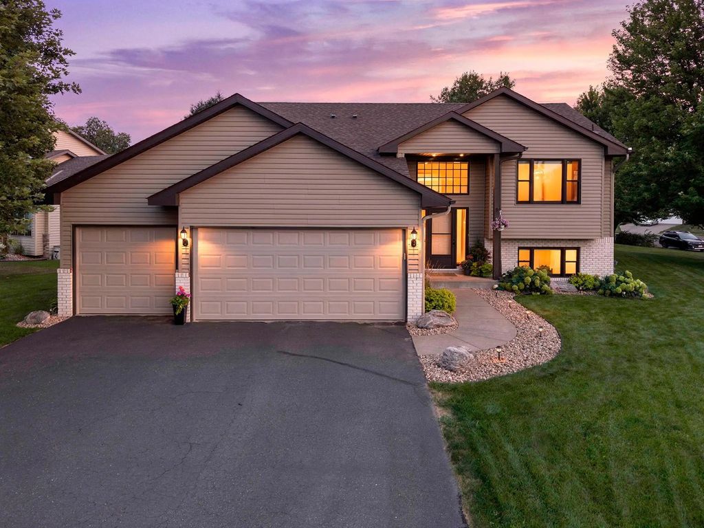 5715 159th Street N, Hugo