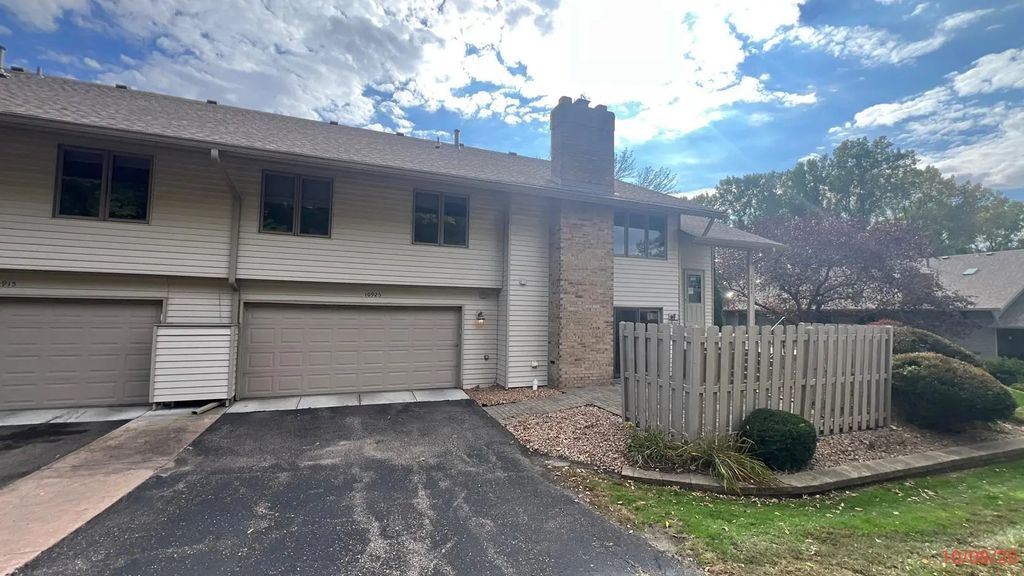 10925 53rd Avenue N, Plymouth