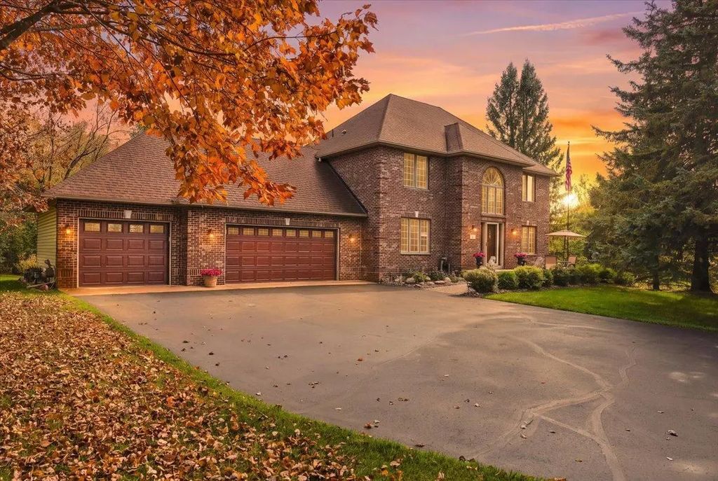 36571 Elk Avenue, North Branch