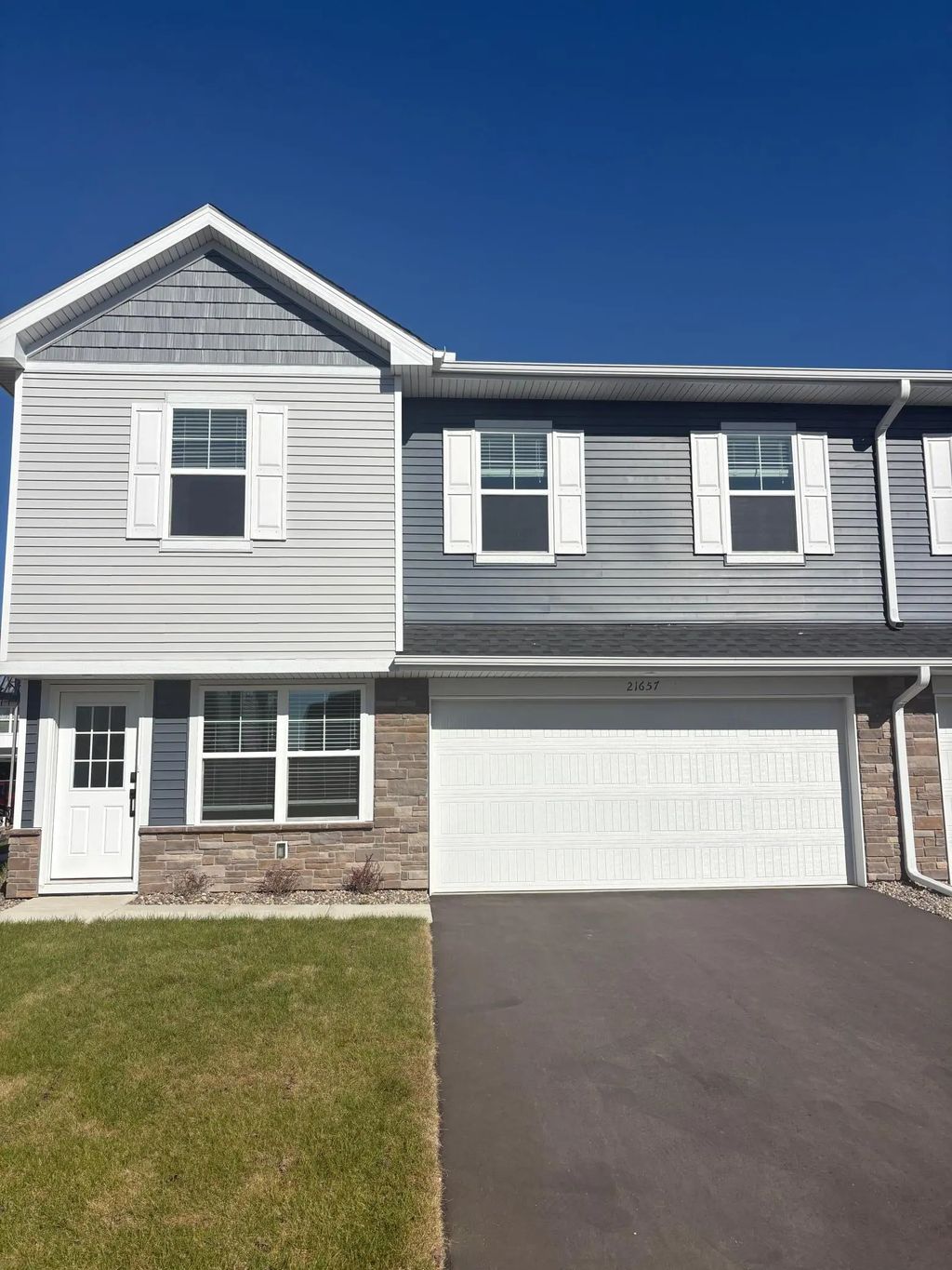 21657 Magnolia Way, Farmington