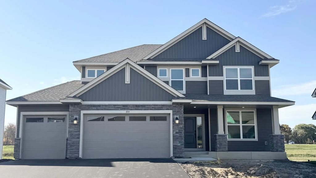 653 Sierra Parkway, Waconia