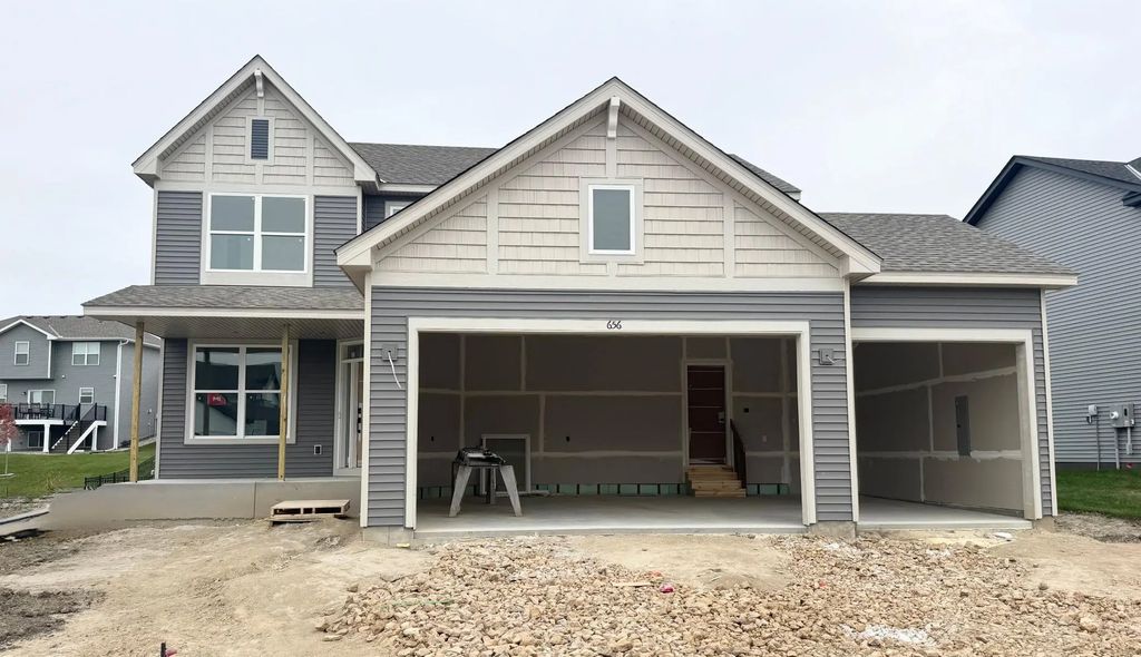 656 Sierra Parkway, Waconia