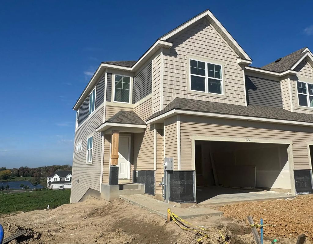 229 Huntington Drive, Waconia