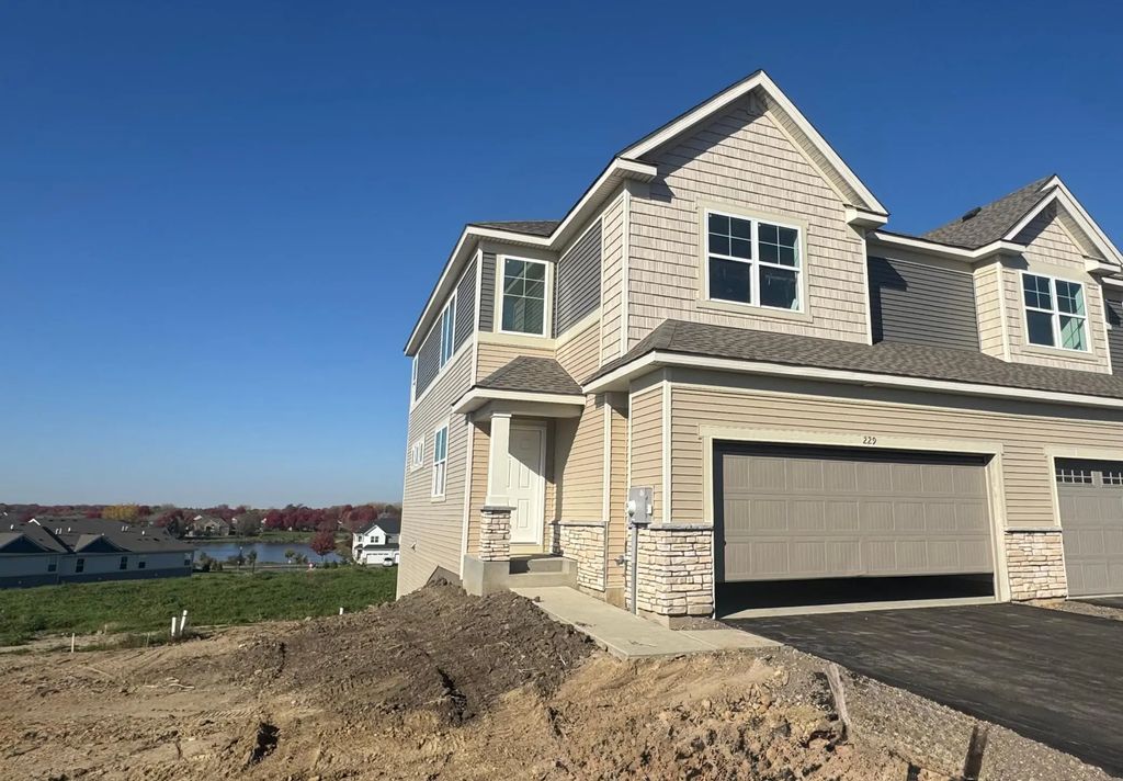 229 Huntington Drive, Waconia