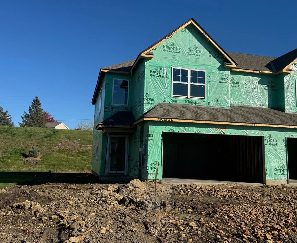 228 Huntington Drive, Waconia
