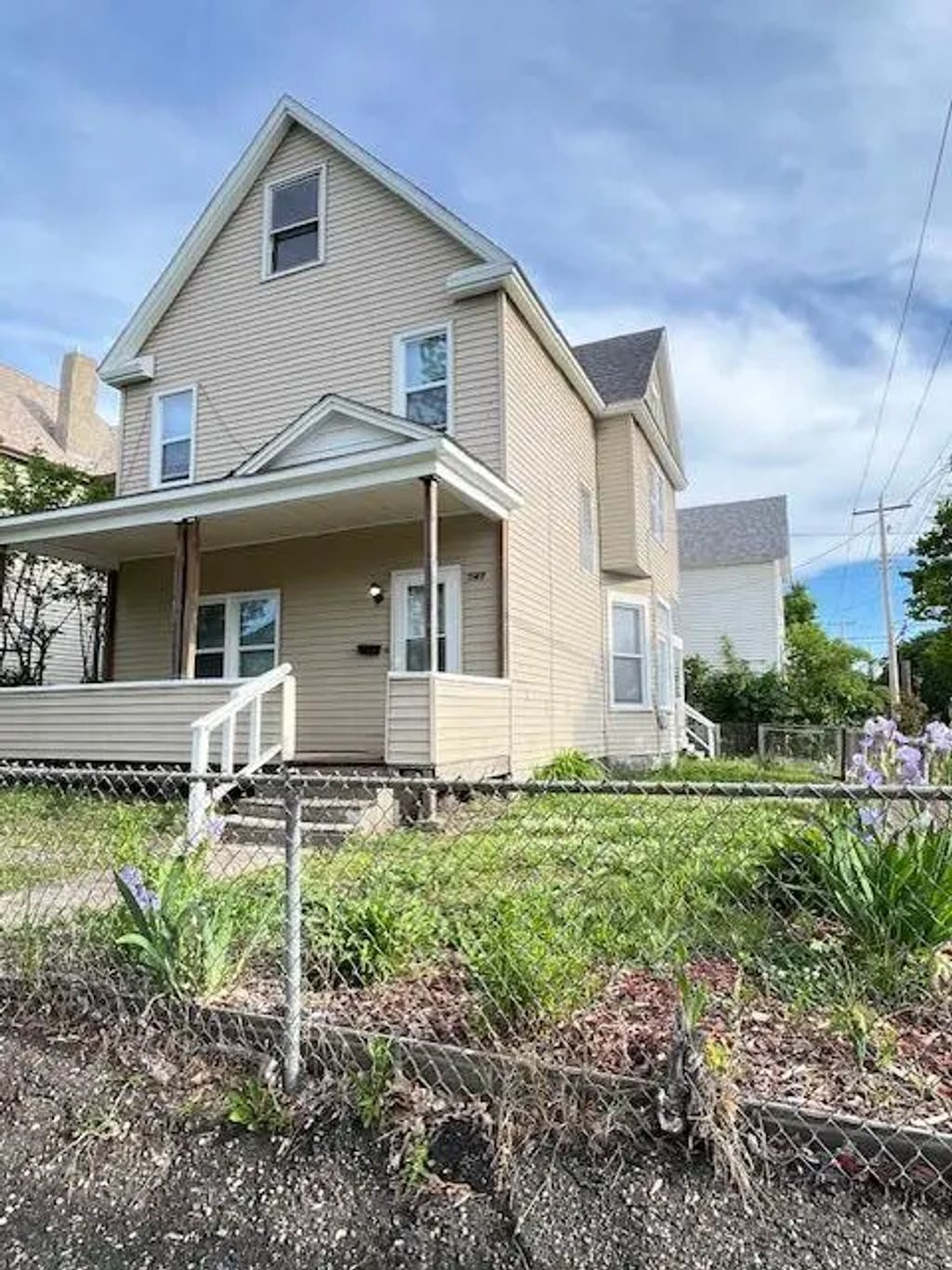 743 Charles Avenue, Saint Paul