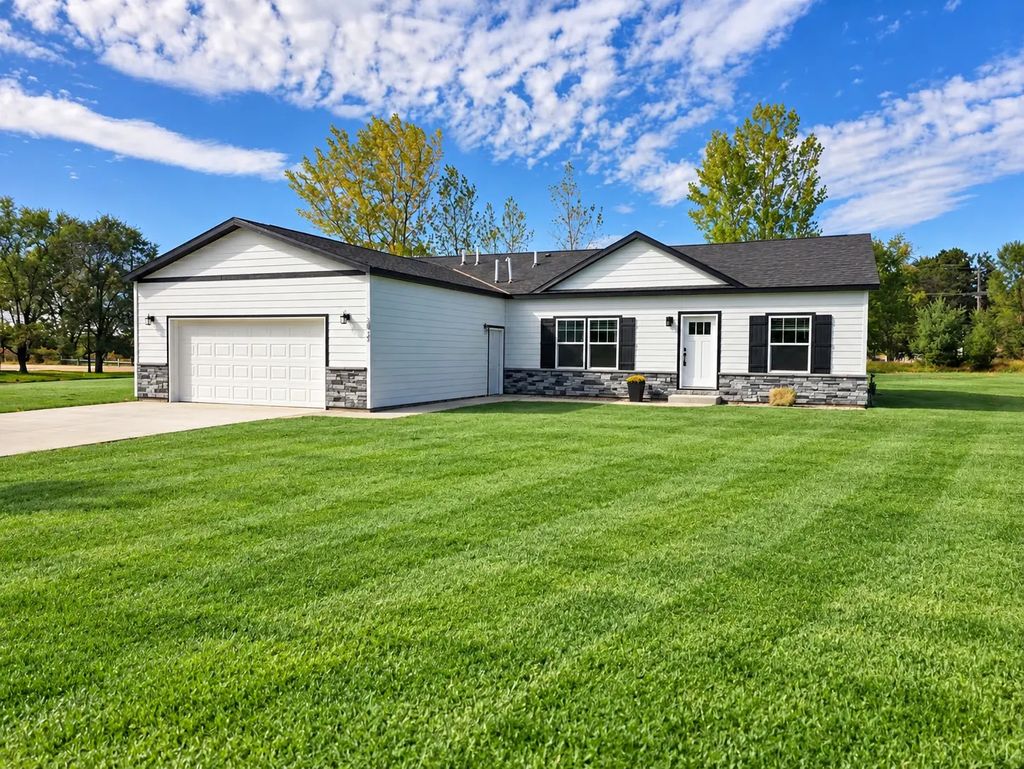 2421 Oak Preserve Court, Saint Cloud