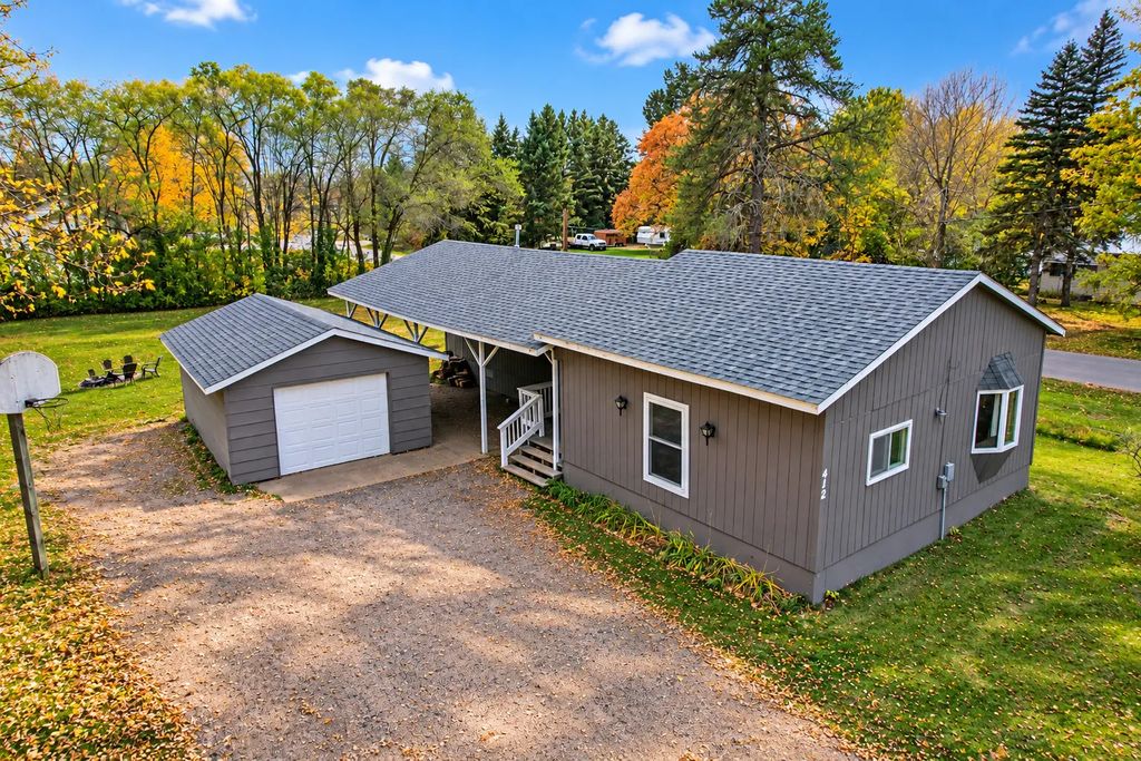 412 W Hazel Avenue, Pillager