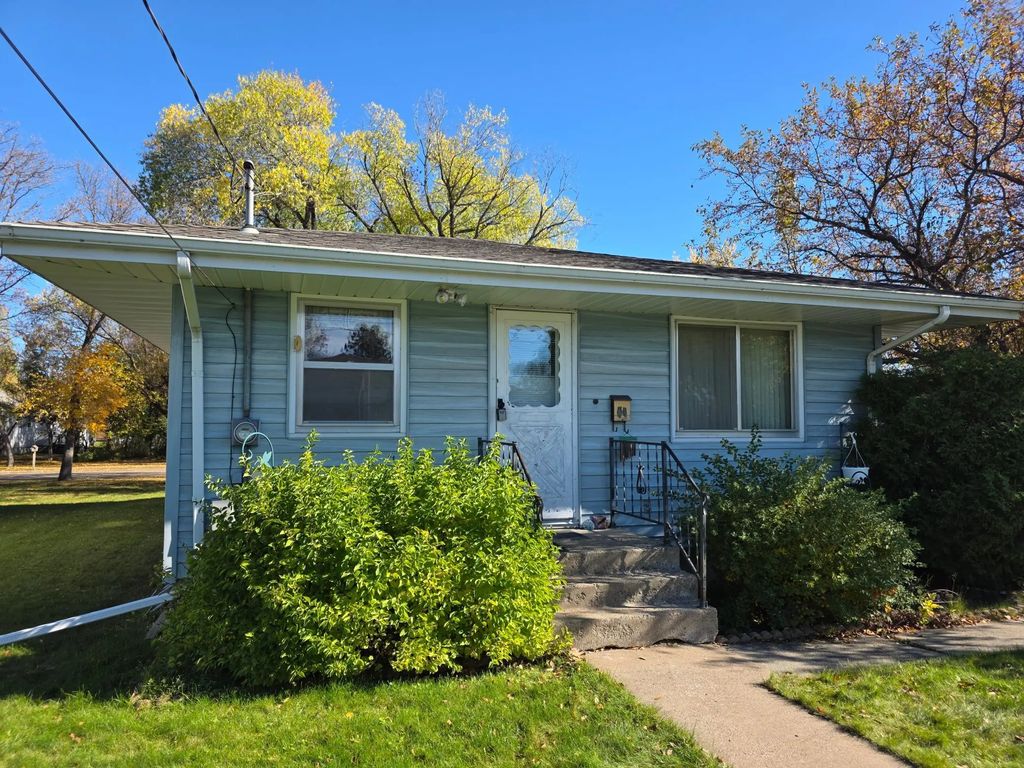 1320 1st Avenue E, International Falls