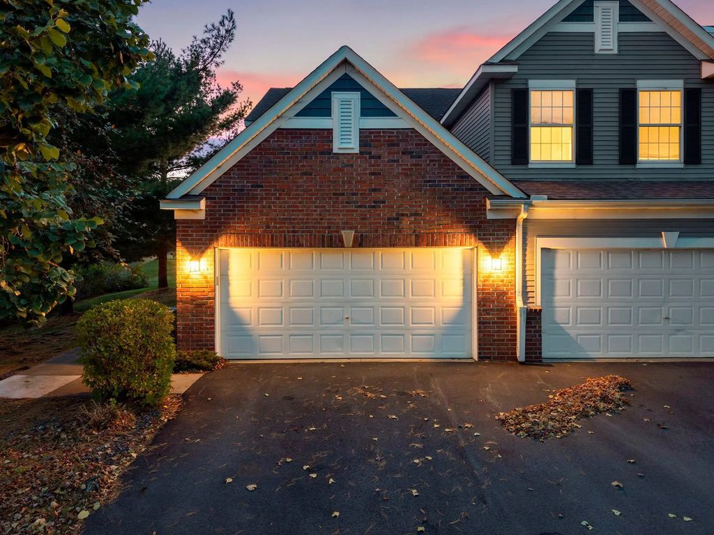 6886 139th Lane Nw 8, Ramsey