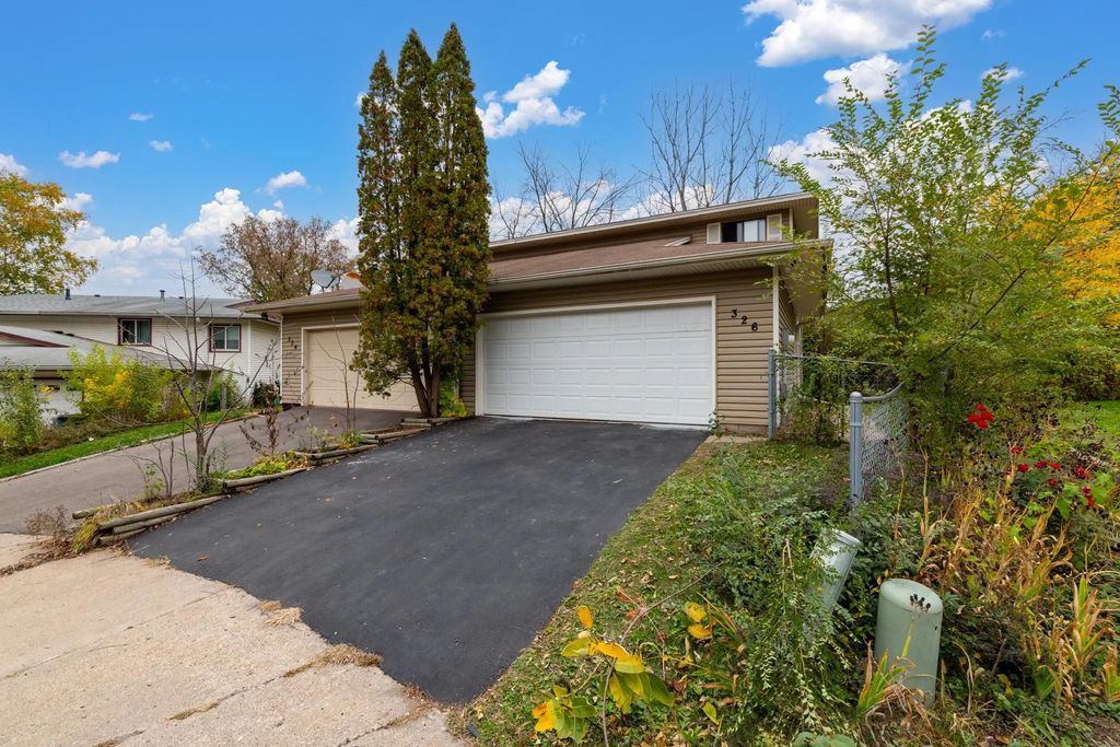 326 Morningside Circle, Saint Paul