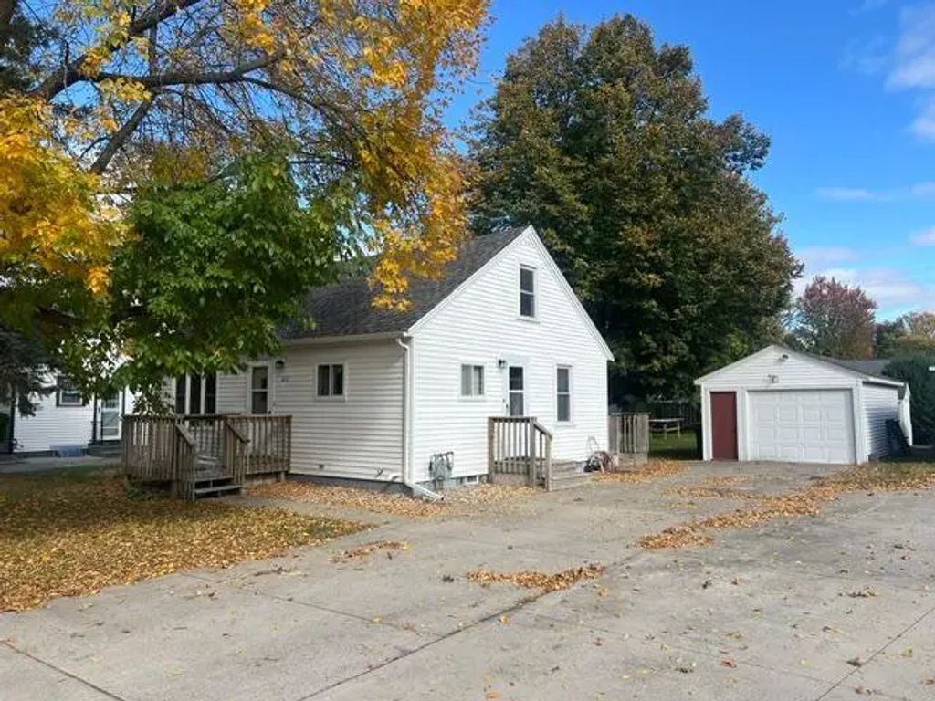 611 S Swift Avenue, Litchfield