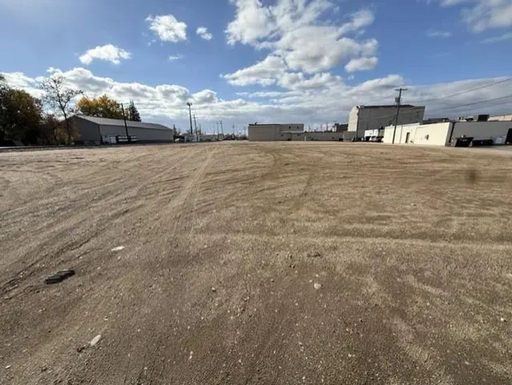 121 3rd Street S, Wahpeton