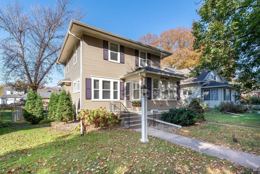 609 Wall Street, North Mankato