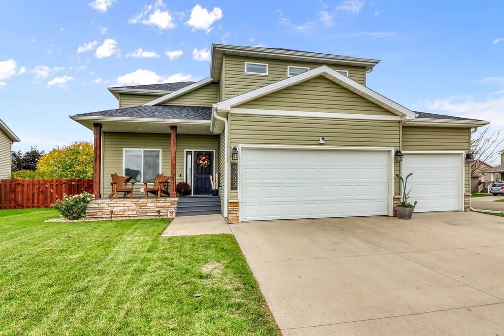 4203 18th Street S, Moorhead