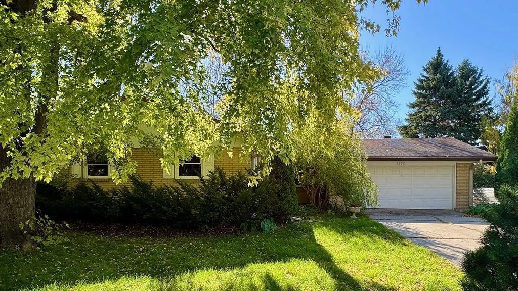 1203 24th Avenue S, Moorhead