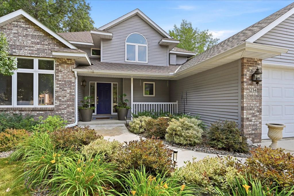 1234 Mill Creek Circle, Saint Cloud