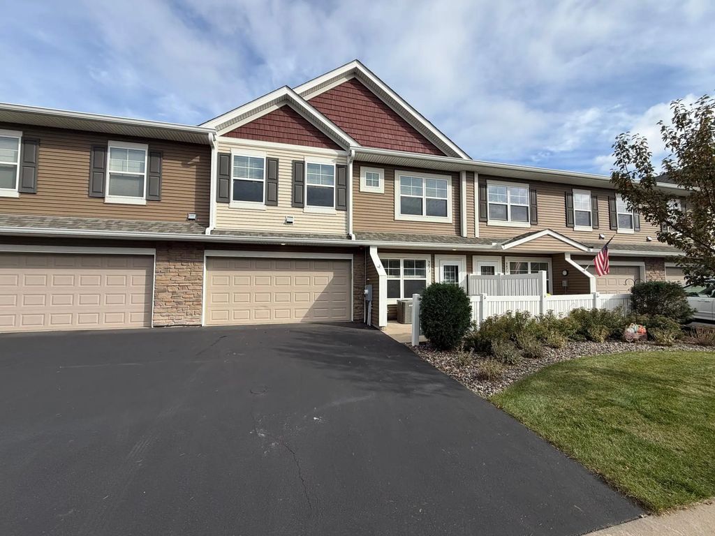 9873 5th Street Lane N, Lake Elmo
