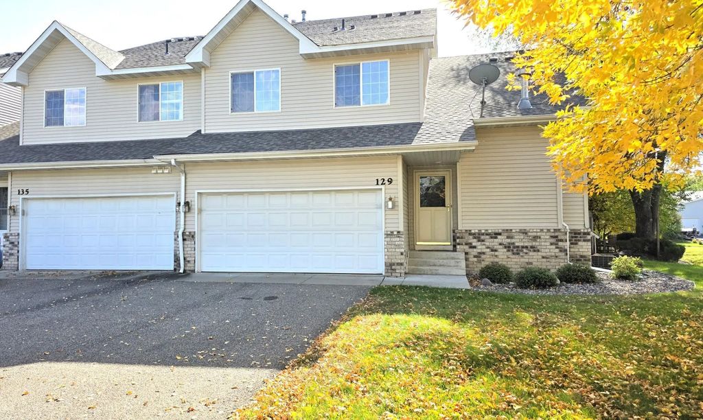 129 Appleblossom Lane, Shakopee
