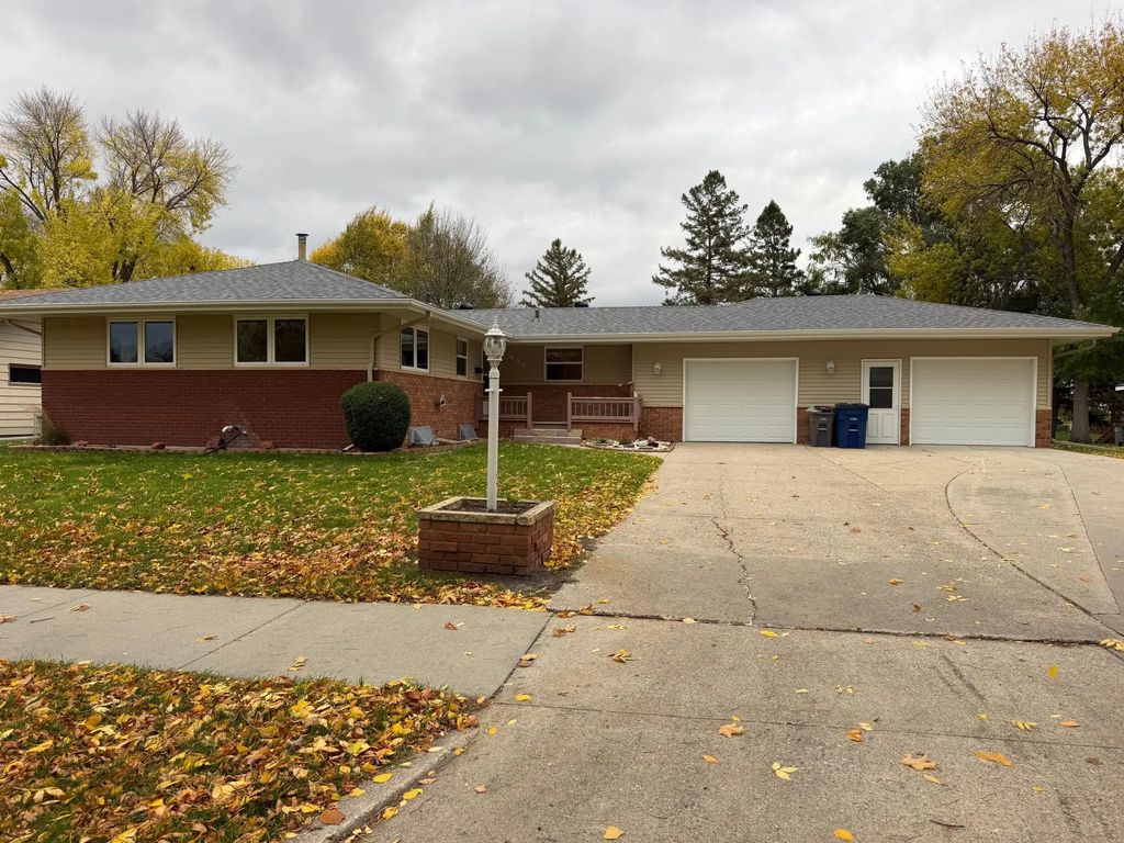 904 20th Street N, Moorhead