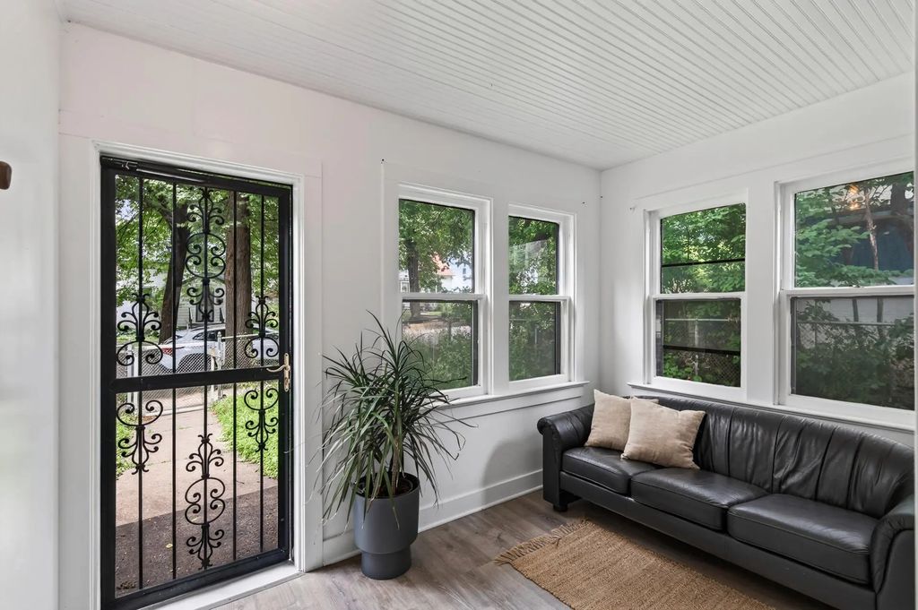 1312 27th Avenue Ne, Minneapolis