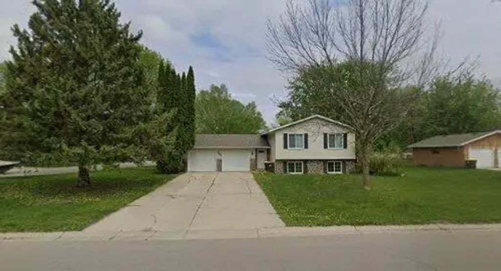 301 23rd Street Se, Willmar